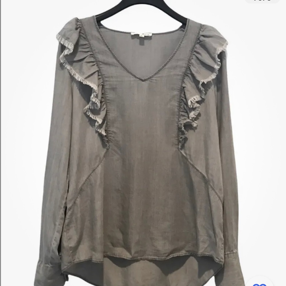 Jane & Delancey size Medium Ruffle Trim Pullover Lightweight  V- Neck Top